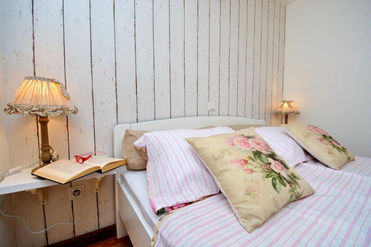 Bay House Rosohotnica Apartment Врбоска Екстериор снимка